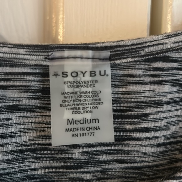 Athletic bodycon dress - Picture 3 of 4